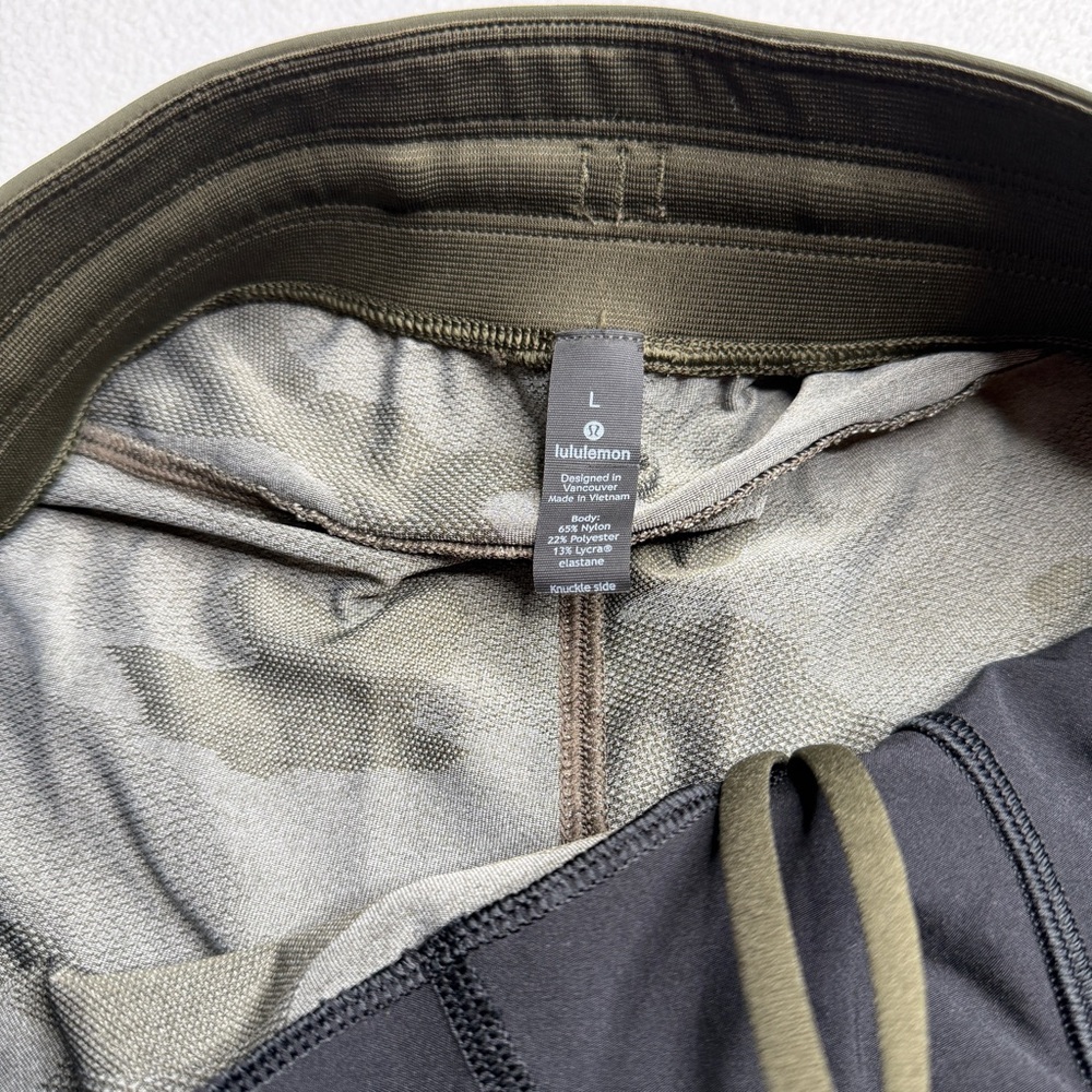 Lululemon T.H.E. Short 7" Mesh *Linerless •Variegated Mesh Camo Max Dark Olive - Picture 11 of 15